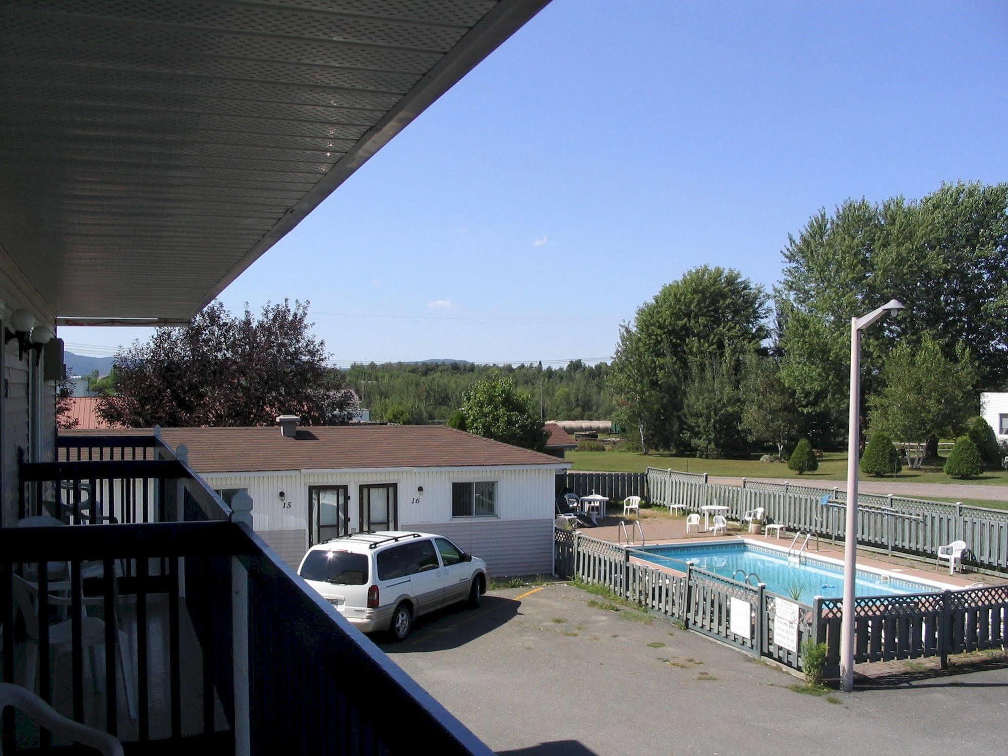 Hotel Motel Granby Zewnętrze zdjęcie